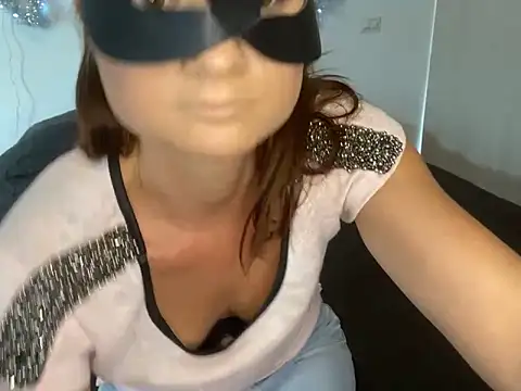 Snapshot of Samira-Summer chatting on January 2025 03:12:02 PM Samira-Summer online show from January 2025 03:12:02 PM