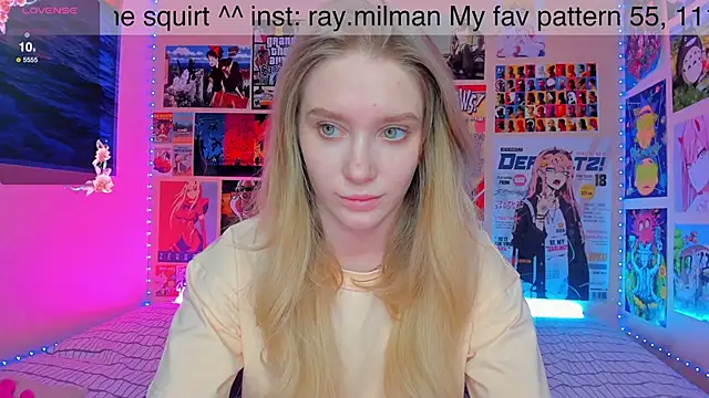 Snapshot of AliceMilman chatting on January 2025 01:01:01 PM AliceMilman online show from January 2025 01:01:01 PM