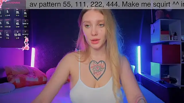 Snapshot of AliceMilman chatting on March 2025 01:14:01 PM AliceMilman online show from March 2025 01:14:01 PM