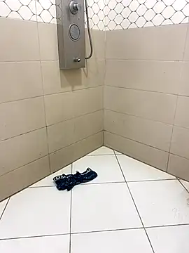 Snapshot of Lahcene chatting on October 2025 11:55:02 AM Lahcene online show from October 2025 11:55:02 AM