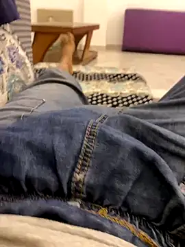 Snapshot of Lahcene chatting on November 2025 01:44:02 PM Lahcene online show from November 2025 01:44:02 PM