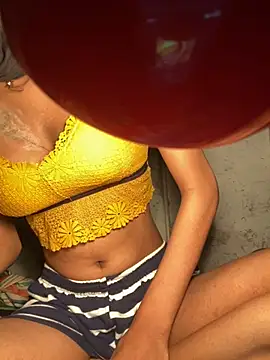 Snapshot of Teena_girl chatting on December 2024 02:28:01 PM Teena girl online show from December 2024 02:28:01 PM