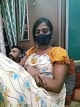 Snapshot of sweety_telugu_couple2027 chatting on February 2025 07:24:02 PM sweety telugu couple2027 online show from February 2025 07:24:02 PM