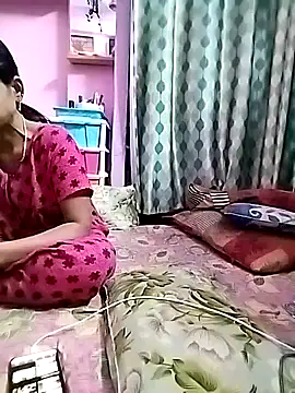 Snapshot of sweety_telugu_couple2027 chatting on March 2025 06:36:01 PM sweety telugu couple2027 online show from March 2025 06:36:01 PM