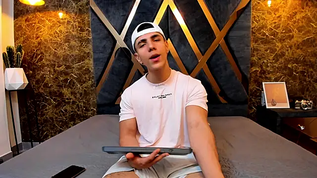 Flynn Riider online show from January 2025 02:28:02 PM