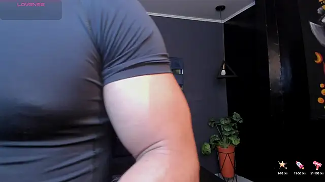 Flynn Riider online show from October 2025 05:13:01 PM