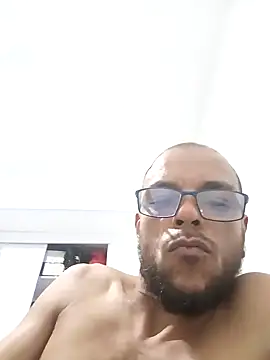 Snapshot of Charly_BC_Dirty chatting on December 2024 11:13:02 PM Charly BC Dirty online show from December 2024 11:13:02 PM