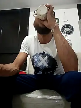 Snapshot of Charly_BC_Dirty chatting on February 2025 10:15:02 AM Charly BC Dirty online show from February 2025 10:15:02 AM