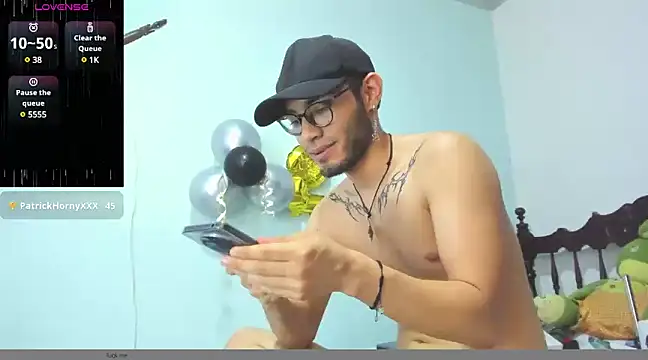 Snapshot of alexdesire chatting on December 2024 06:16:01 PM alexdesire online show from December 2024 06:16:01 PM