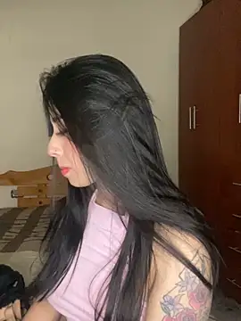 Snapshot of Zoee_t chatting on January 2025 09:43:01 PM Zoee t online show from January 2025 09:43:01 PM