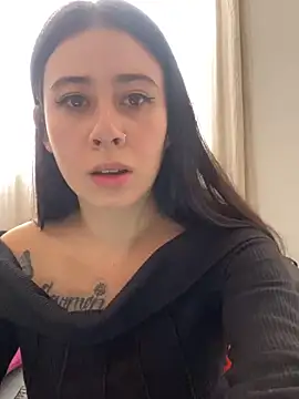 Snapshot of Zoee_t chatting on February 2025 08:50:01 PM Zoee t online show from February 2025 08:50:01 PM