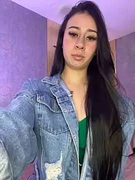 Snapshot of Zoee_t chatting on November 2025 03:18:02 AM Zoee t online show from November 2025 03:18:02 AM