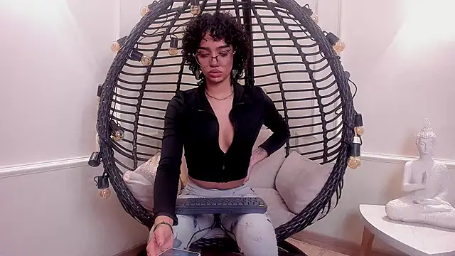 Snapshot of slutty_venus chatting on January 2025 07:53:01 PM slutty venus online show from January 2025 07:53:01 PM