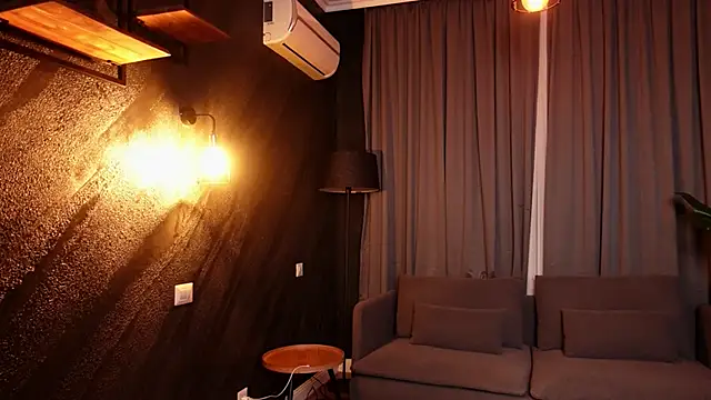 Snapshot of MuseSolis chatting on January 2025 10:28:02 PM MuseSolis online show from January 2025 10:28:02 PM