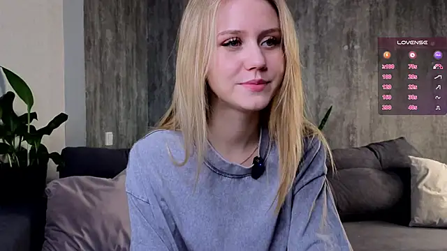 WiloneEsse online show from February 2025 01:13:01 AM