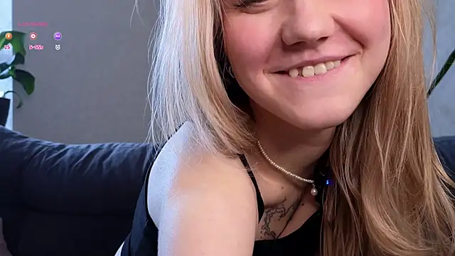 WiloneEsse online show from February 2025 04:14:02 AM