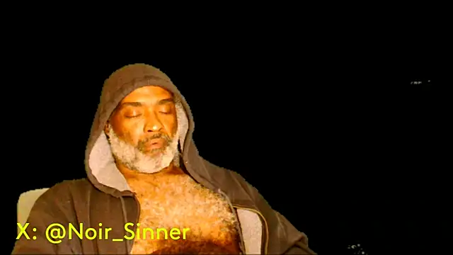 Snapshot of sinnernoir chatting on December 2025 09:00:01 PM sinnernoir online show from December 2025 09:00:01 PM