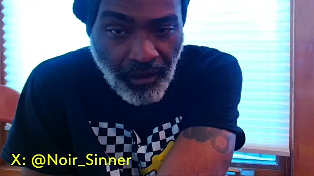 Snapshot of sinnernoir chatting on December 2025 04:01:02 PM sinnernoir online show from December 2025 04:01:02 PM