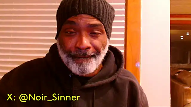 Snapshot of sinnernoir chatting on December 2025 04:06:02 AM sinnernoir online show from December 2025 04:06:02 AM