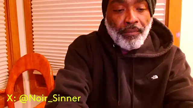 Snapshot of sinnernoir chatting on December 2025 08:00:01 AM sinnernoir online show from December 2025 08:00:01 AM