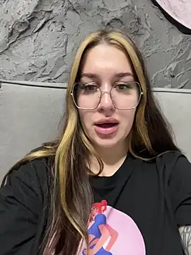 Snapshot of VikiDemi chatting on November 2025 03:56:01 PM VikiDemi online show from November 2025 03:56:01 PM