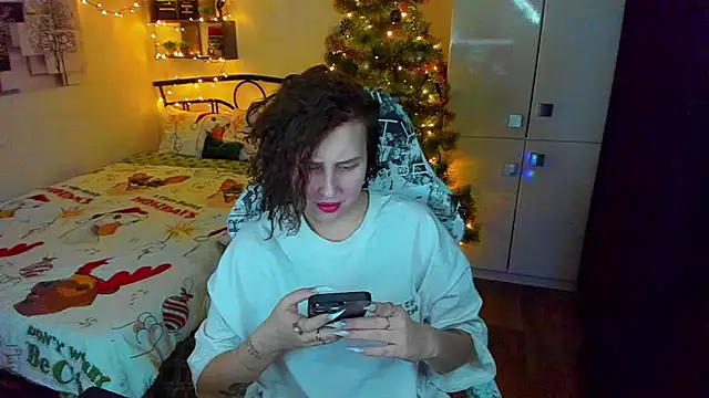 Snapshot of LinaTruly chatting on January 2026 10:00:02 PM LinaTruly online show from January 2026 10:00:02 PM