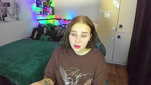 Snapshot of LinaTruly chatting on February 2026 09:41:01 PM LinaTruly online show from February 2026 09:41:01 PM