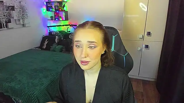 Snapshot of LinaTruly chatting on February 2026 10:13:02 PM LinaTruly online show from February 2026 10:13:02 PM