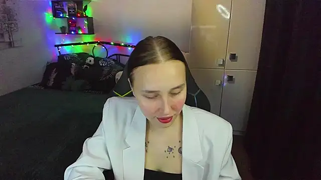 Snapshot of LinaTruly chatting on February 2026 10:25:02 PM LinaTruly online show from February 2026 10:25:02 PM