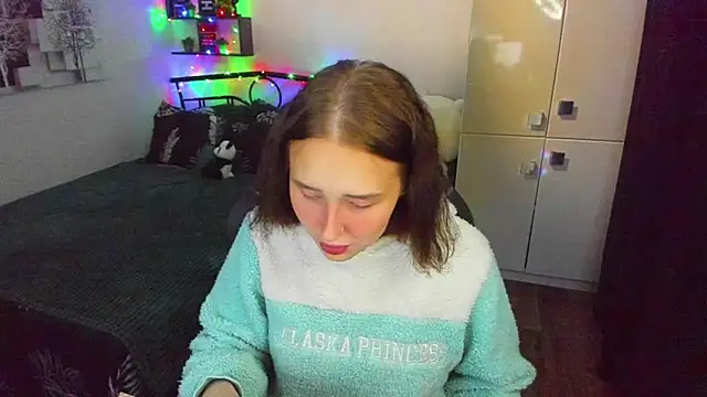 Snapshot of LinaTruly chatting on February 2026 10:21:01 PM LinaTruly online show from February 2026 10:21:01 PM