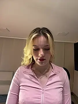 Snapshot of NicoleCut chatting on February 2026 09:45:01 AM NicoleCut online show from February 2026 09:45:01 AM