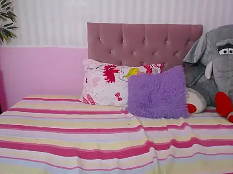 Snapshot of ximena_bunny chatting on December 2024 10:21:02 PM ximena bunny online show from December 2024 10:21:02 PM