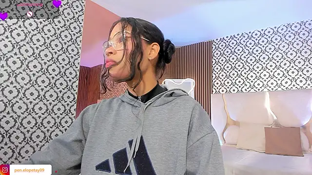 penelope tay1 online show from February 2026 03:22:01 AM