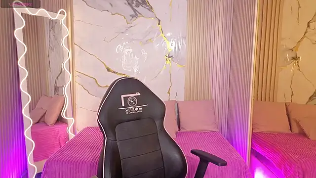 penelope tay1 online show from April 2026 03:29:02 AM