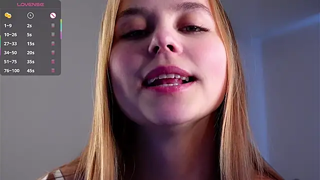 Snapshot of FalineDowlen chatting on February 2025 04:44:02 AM FalineDowlen online show from February 2025 04:44:02 AM