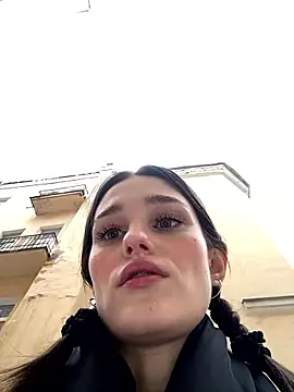 Mia Mia M online show from February 2026 01:44:01 PM