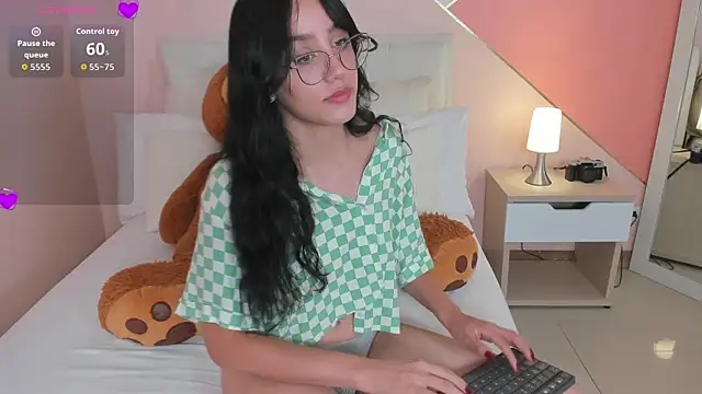 Snapshot of jaade_evergreen chatting on October 2025 05:19:02 PM jaade evergreen online show from October 2025 05:19:02 PM