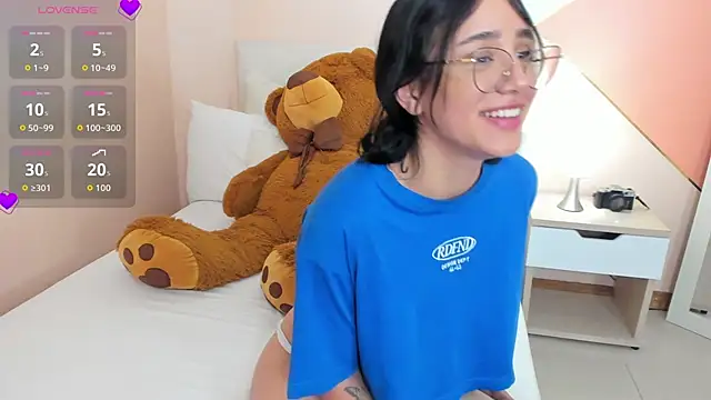 Snapshot of jaade_evergreen chatting on November 2025 06:18:02 PM jaade evergreen online show from November 2025 06:18:02 PM