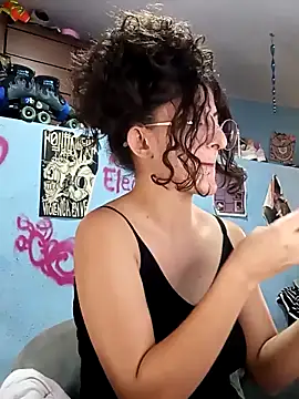 LoveElectra online show from December 2025 08:58:01 PM