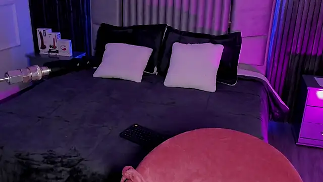 Lillyortiz online show from December 2024 10:23:02 AM