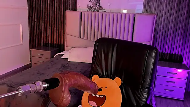 Lillyortiz online show from October 2025 08:02:02 PM