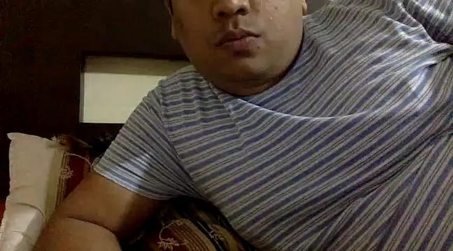simpleguy1011 online show from February 2025 07:31:02 PM