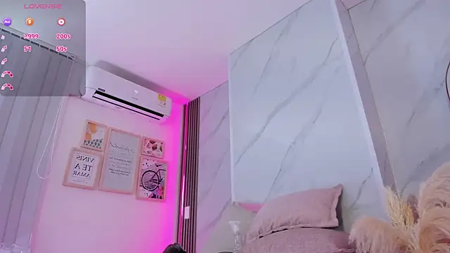 Chlooee   online show from February 2025 06:23:02 PM