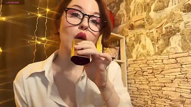 Snapshot of LaurenRossss chatting on February 2025 10:48:01 PM LaurenRossss online show from February 2025 10:48:01 PM