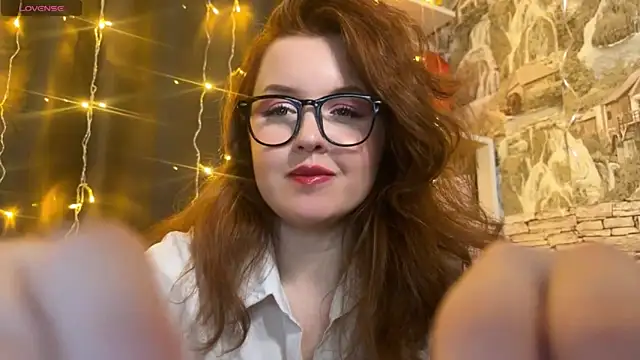 Snapshot of LaurenRossss chatting on February 2025 02:12:01 AM LaurenRossss online show from February 2025 02:12:01 AM
