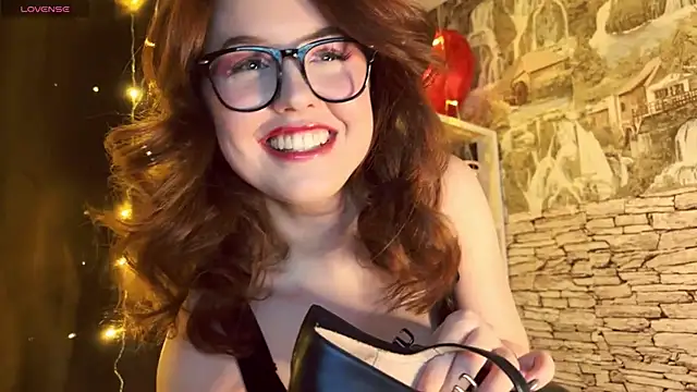 Snapshot of LaurenRossss chatting on February 2025 11:24:02 PM LaurenRossss online show from February 2025 11:24:02 PM