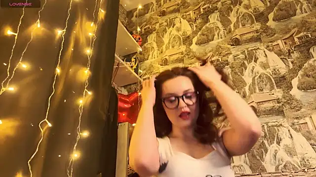 Snapshot of LaurenRossss chatting on February 2025 11:33:02 PM LaurenRossss online show from February 2025 11:33:02 PM