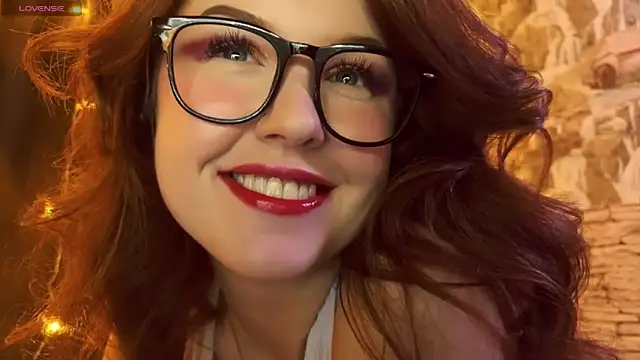 Snapshot of LaurenRossss chatting on March 2025 12:00:01 AM LaurenRossss online show from March 2025 12:00:01 AM