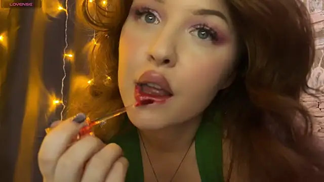 Snapshot of LaurenRossss chatting on March 2025 01:43:01 AM LaurenRossss online show from March 2025 01:43:01 AM
