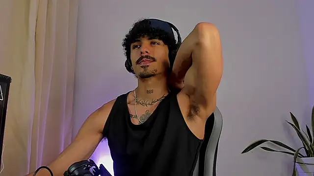 Lukeetaylor online show from July 2026 06:24:02 PM